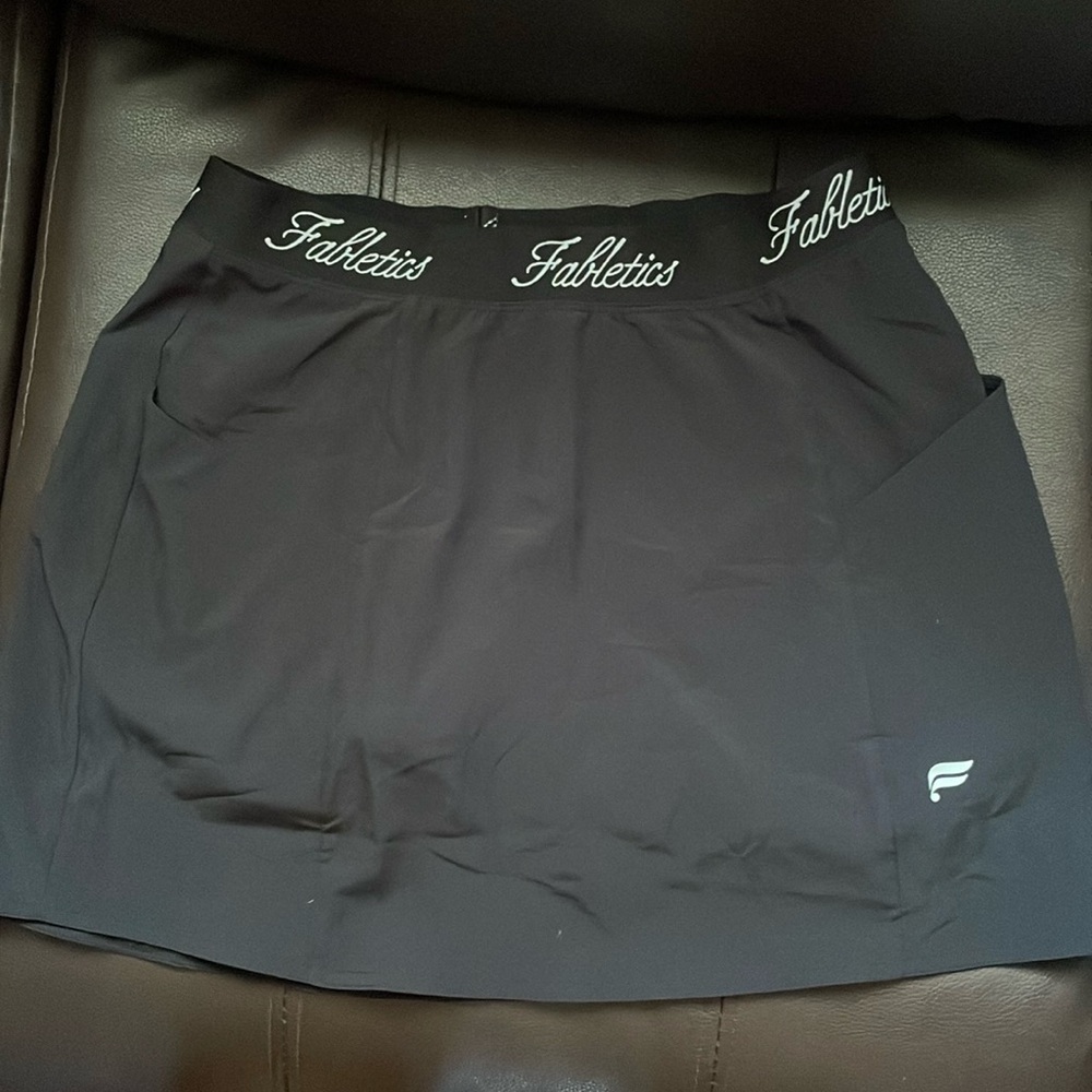 Brand new fabletic skirt with shorts under size small